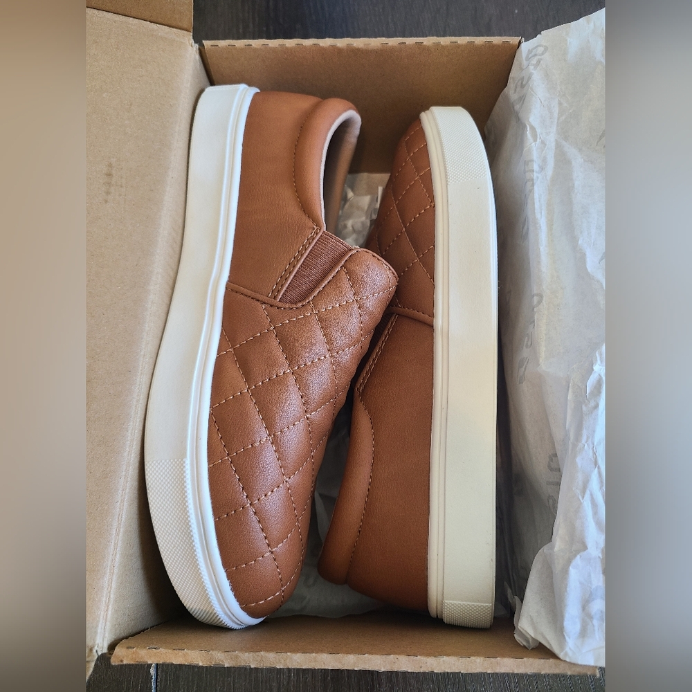 STQ Sz 7 Elegant Brown Quilted Slip-On Loafers